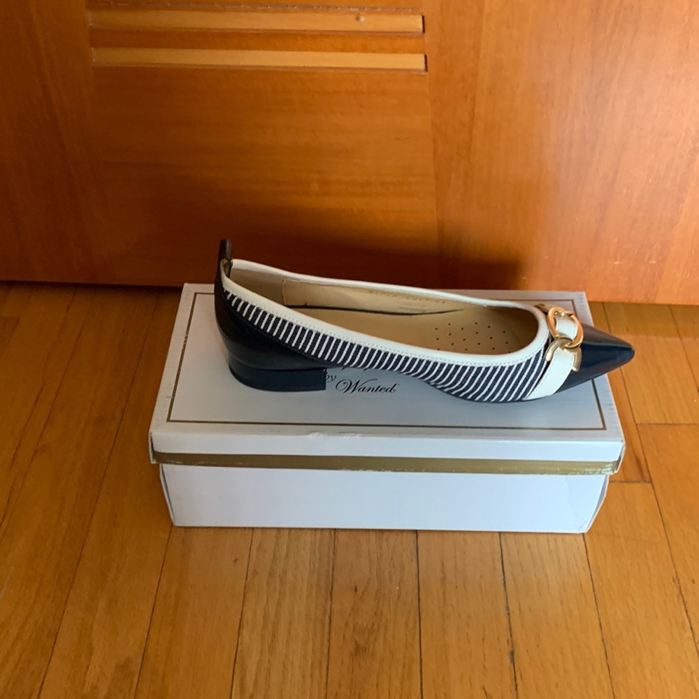 Brand new comfortable shoes with low heels - Picture 2 of 8